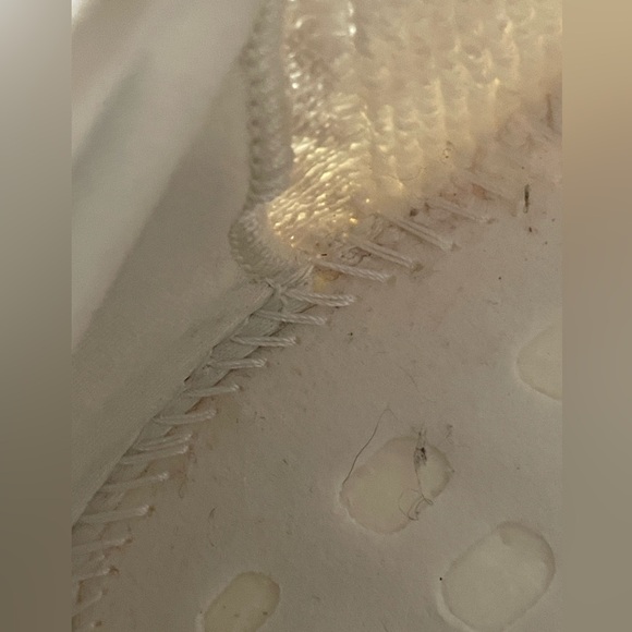 Yeezy Boost 350 V2 Bone - Picture 8 of 11